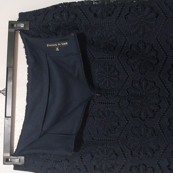 PRESTON  & YORK Navy Floral Lace Pencil Skirt - Picture 2 of 3
